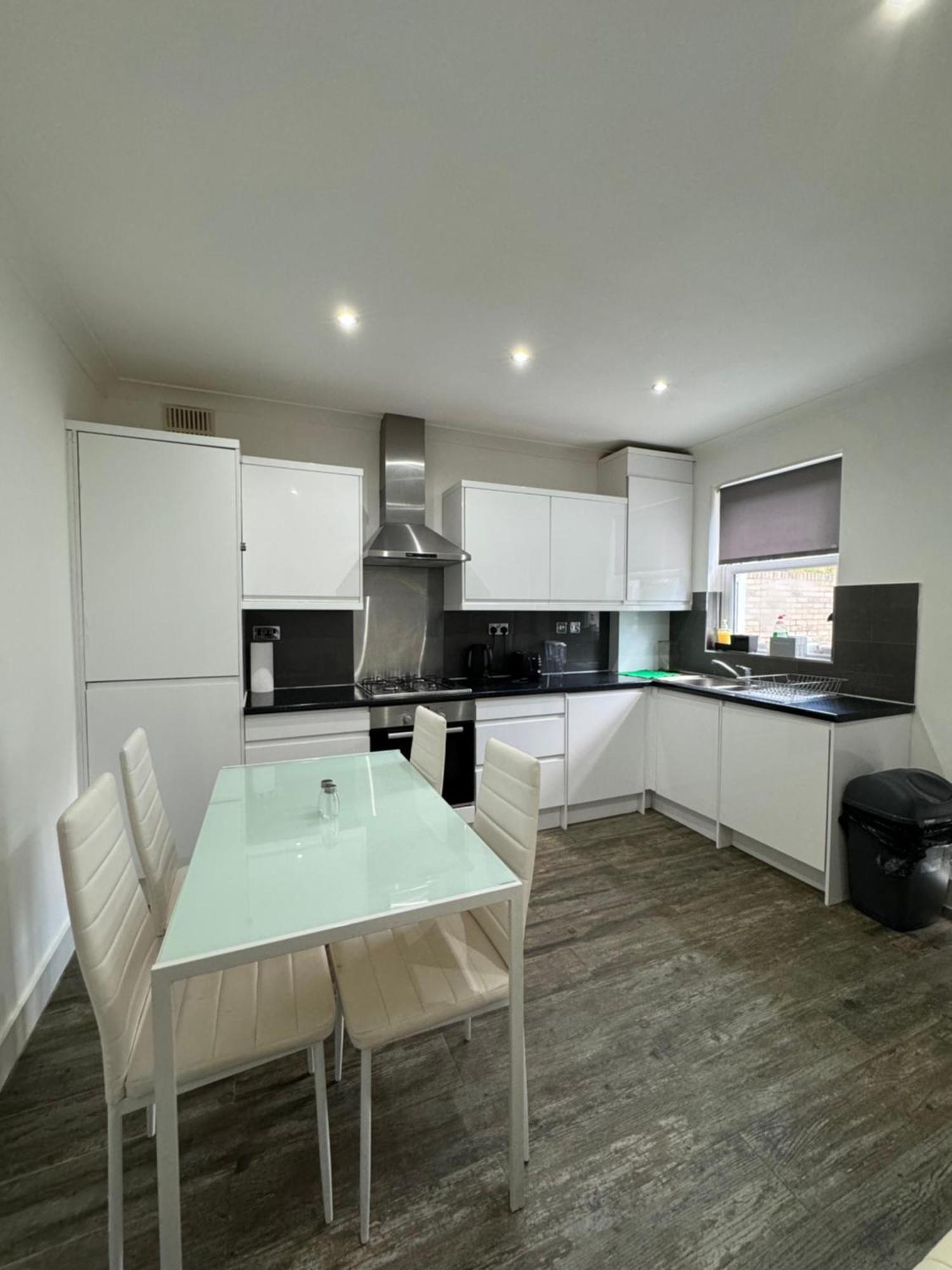 Manor Court 1 Apartament